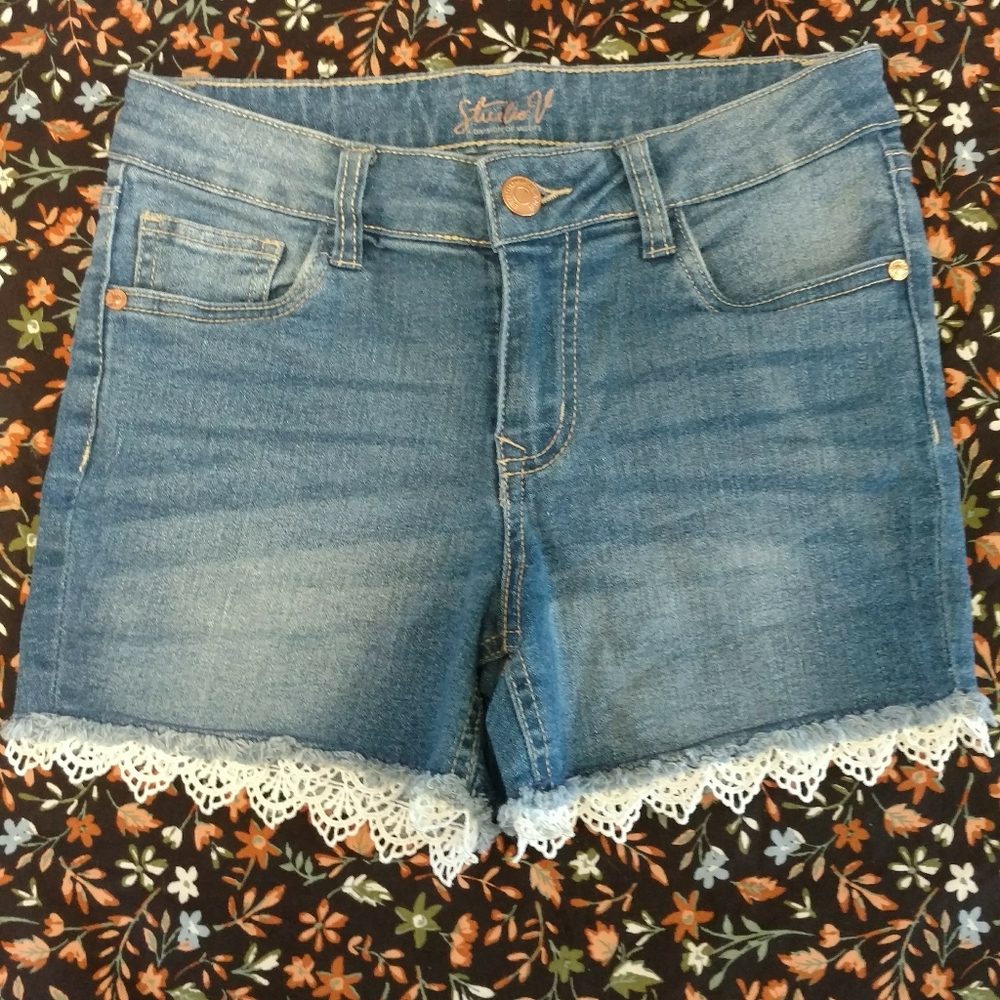 Girls Lace Crochet Trim Adjustable Waist Mid Rise Stretchy Denim Shorts